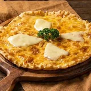 Megruli Khachapuri